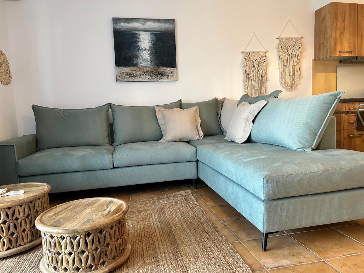Calliopes By The Sea Boutique Suites Paralia Dionisiou Exterior foto