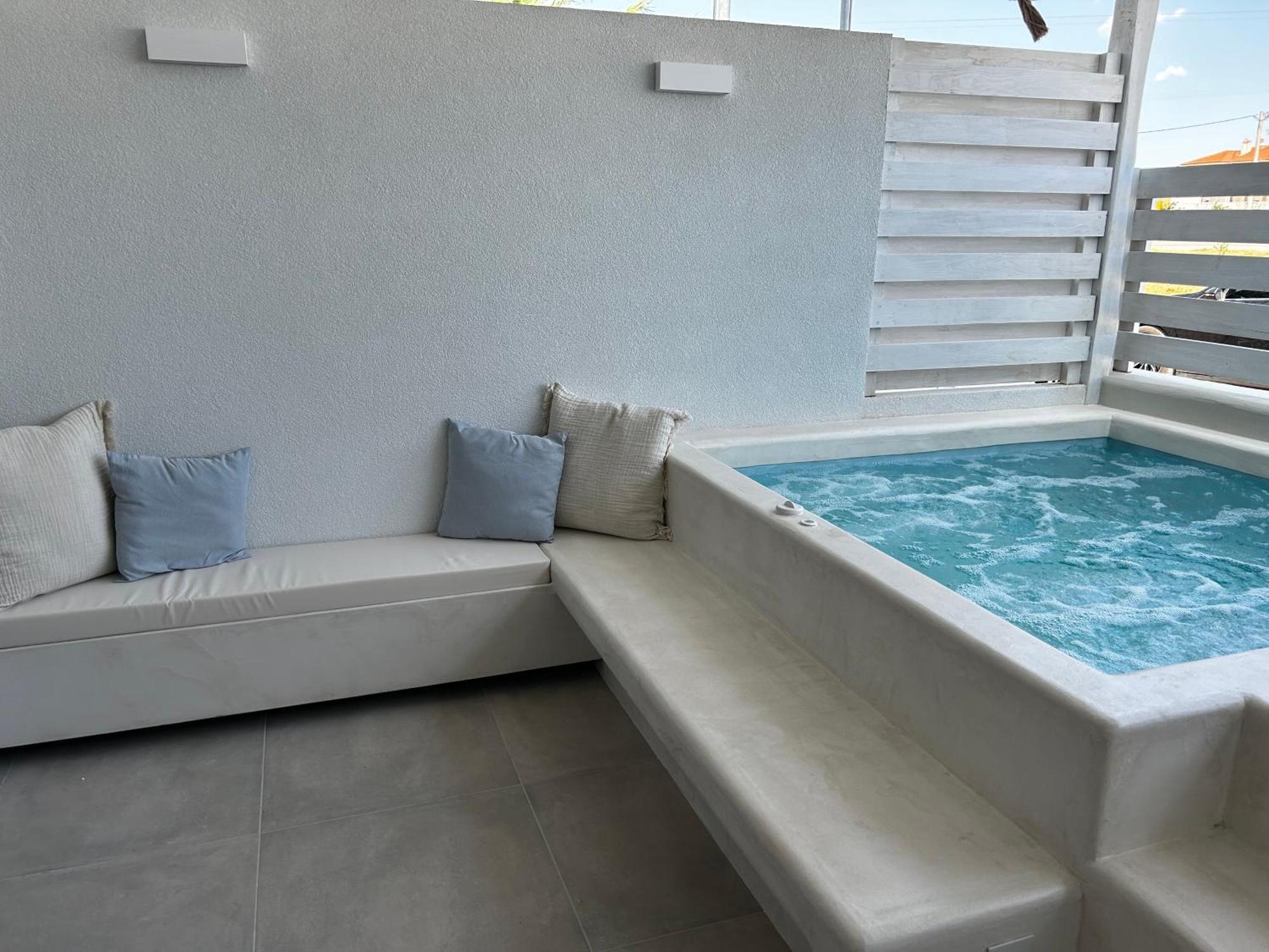 Calliopes By The Sea Boutique Suites Paralia Dionisiou Exterior foto